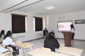 Texnoloji yaradıcılığa marağı olan məktəblilər və gənclər